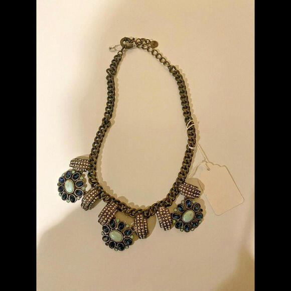 Jewelry - Vintage flower stone necklace costume jewelry